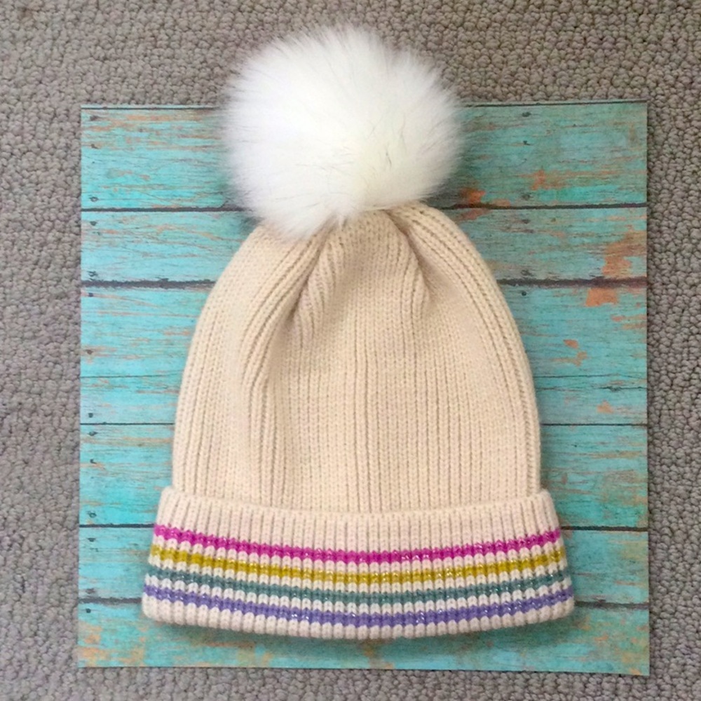 Adorable winter ❄️ hat w/ Pom Pom